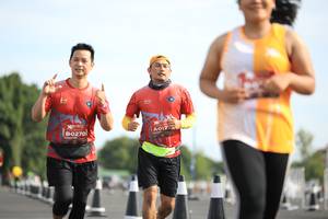 BIB: 0270, 012
                            <button type="button" onclick="openModal(5099439)" class="btn btn-primary btn-sm float-right btn-popup" data-toggle="modal" data-target=".modal-high-quality">
                        <i class="fas fa-shopping-cart"></i> Add to Cart
                    </button>
                                            <button type="button" onclick="isThisMe(5099439, true)" class="btn btn-success btn-sm float-right btn-popup btn-isme hidden" data-toggle="tooltip" data-placement="bottom" title="นี่คือรูปของคุณใช่ไหม คลิกที่นี่เพื่อเอาเข้าอัลบั้ม">
                        <i class="fas fa-plus"></i> Add to album
                    </button>
                    <button type="button" onclick="isThisMe(5099439, false)" class="btn btn-warning btn-sm float-right btn-popup btn-isnotme hidden">
                        <i class="fas fa-ban"></i> Remove from album
                    </button>