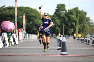 BIB: 104
                            <button type="button" onclick="openModal(5129004)" class="btn btn-primary btn-sm float-right btn-popup" data-toggle="modal" data-target=".modal-high-quality">
                        <i class="fas fa-shopping-cart"></i> Add to Cart
                    </button>
                                            <button type="button" onclick="isThisMe(5129004, true)" class="btn btn-success btn-sm float-right btn-popup btn-isme hidden" data-toggle="tooltip" data-placement="bottom" title="นี่คือรูปของคุณใช่ไหม คลิกที่นี่เพื่อเอาเข้าอัลบั้ม">
                        <i class="fas fa-plus"></i> Add to album
                    </button>
                    <button type="button" onclick="isThisMe(5129004, false)" class="btn btn-warning btn-sm float-right btn-popup btn-isnotme hidden">
                        <i class="fas fa-ban"></i> Remove from album
                    </button>