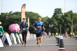 BIB: 704
                            <button type="button" onclick="openModal(5136437)" class="btn btn-primary btn-sm float-right btn-popup" data-toggle="modal" data-target=".modal-high-quality">
                        <i class="fas fa-shopping-cart"></i> Add to Cart
                    </button>
                                            <button type="button" onclick="isThisMe(5136437, true)" class="btn btn-success btn-sm float-right btn-popup btn-isme hidden" data-toggle="tooltip" data-placement="bottom" title="นี่คือรูปของคุณใช่ไหม คลิกที่นี่เพื่อเอาเข้าอัลบั้ม">
                        <i class="fas fa-plus"></i> Add to album
                    </button>
                    <button type="button" onclick="isThisMe(5136437, false)" class="btn btn-warning btn-sm float-right btn-popup btn-isnotme hidden">
                        <i class="fas fa-ban"></i> Remove from album
                    </button>