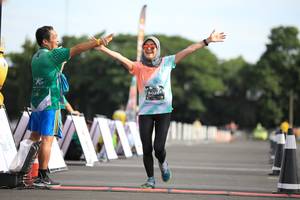 BIB: 02811
                            <button type="button" onclick="openModal(5100710)" class="btn btn-primary btn-sm float-right btn-popup" data-toggle="modal" data-target=".modal-high-quality">
                        <i class="fas fa-shopping-cart"></i> Add to Cart
                    </button>
                                            <button type="button" onclick="isThisMe(5100710, true)" class="btn btn-success btn-sm float-right btn-popup btn-isme hidden" data-toggle="tooltip" data-placement="bottom" title="นี่คือรูปของคุณใช่ไหม คลิกที่นี่เพื่อเอาเข้าอัลบั้ม">
                        <i class="fas fa-plus"></i> Add to album
                    </button>
                    <button type="button" onclick="isThisMe(5100710, false)" class="btn btn-warning btn-sm float-right btn-popup btn-isnotme hidden">
                        <i class="fas fa-ban"></i> Remove from album
                    </button>