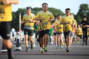 BIB: 0940, 0122, 0127
                            <button type="button" onclick="openModal(4959149)" class="btn btn-primary btn-sm float-right btn-popup" data-toggle="modal" data-target=".modal-high-quality">
                        <i class="fas fa-shopping-cart"></i> Add to Cart
                    </button>
                                            <button type="button" onclick="isThisMe(4959149, true)" class="btn btn-success btn-sm float-right btn-popup btn-isme hidden" data-toggle="tooltip" data-placement="bottom" title="นี่คือรูปของคุณใช่ไหม คลิกที่นี่เพื่อเอาเข้าอัลบั้ม">
                        <i class="fas fa-plus"></i> Add to album
                    </button>
                    <button type="button" onclick="isThisMe(4959149, false)" class="btn btn-warning btn-sm float-right btn-popup btn-isnotme hidden">
                        <i class="fas fa-ban"></i> Remove from album
                    </button>
