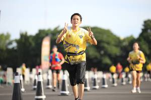 BIB: 0302
                            <button type="button" onclick="openModal(4968955)" class="btn btn-primary btn-sm float-right btn-popup" data-toggle="modal" data-target=".modal-high-quality">
                        <i class="fas fa-shopping-cart"></i> Add to Cart
                    </button>
                                            <button type="button" onclick="isThisMe(4968955, true)" class="btn btn-success btn-sm float-right btn-popup btn-isme hidden" data-toggle="tooltip" data-placement="bottom" title="นี่คือรูปของคุณใช่ไหม คลิกที่นี่เพื่อเอาเข้าอัลบั้ม">
                        <i class="fas fa-plus"></i> Add to album
                    </button>
                    <button type="button" onclick="isThisMe(4968955, false)" class="btn btn-warning btn-sm float-right btn-popup btn-isnotme hidden">
                        <i class="fas fa-ban"></i> Remove from album
                    </button>