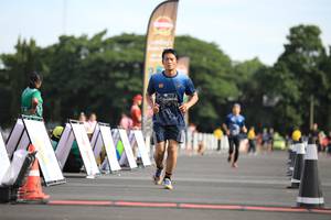 BIB: 803
                            <button type="button" onclick="openModal(5105672)" class="btn btn-primary btn-sm float-right btn-popup" data-toggle="modal" data-target=".modal-high-quality">
                        <i class="fas fa-shopping-cart"></i> Add to Cart
                    </button>
                                            <button type="button" onclick="isThisMe(5105672, true)" class="btn btn-success btn-sm float-right btn-popup btn-isme hidden" data-toggle="tooltip" data-placement="bottom" title="นี่คือรูปของคุณใช่ไหม คลิกที่นี่เพื่อเอาเข้าอัลบั้ม">
                        <i class="fas fa-plus"></i> Add to album
                    </button>
                    <button type="button" onclick="isThisMe(5105672, false)" class="btn btn-warning btn-sm float-right btn-popup btn-isnotme hidden">
                        <i class="fas fa-ban"></i> Remove from album
                    </button>