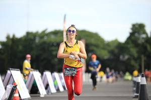 BIB: 0870
                            <button type="button" onclick="openModal(5109073)" class="btn btn-primary btn-sm float-right btn-popup" data-toggle="modal" data-target=".modal-high-quality">
                        <i class="fas fa-shopping-cart"></i> Add to Cart
                    </button>
                                            <button type="button" onclick="isThisMe(5109073, true)" class="btn btn-success btn-sm float-right btn-popup btn-isme hidden" data-toggle="tooltip" data-placement="bottom" title="นี่คือรูปของคุณใช่ไหม คลิกที่นี่เพื่อเอาเข้าอัลบั้ม">
                        <i class="fas fa-plus"></i> Add to album
                    </button>
                    <button type="button" onclick="isThisMe(5109073, false)" class="btn btn-warning btn-sm float-right btn-popup btn-isnotme hidden">
                        <i class="fas fa-ban"></i> Remove from album
                    </button>