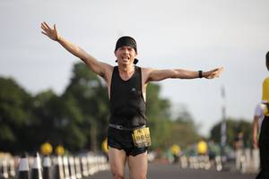 BIB: 012
                            <button type="button" onclick="openModal(4947096)" class="btn btn-primary btn-sm float-right btn-popup" data-toggle="modal" data-target=".modal-high-quality">
                        <i class="fas fa-shopping-cart"></i> Add to Cart
                    </button>
                                            <button type="button" onclick="isThisMe(4947096, true)" class="btn btn-success btn-sm float-right btn-popup btn-isme hidden" data-toggle="tooltip" data-placement="bottom" title="นี่คือรูปของคุณใช่ไหม คลิกที่นี่เพื่อเอาเข้าอัลบั้ม">
                        <i class="fas fa-plus"></i> Add to album
                    </button>
                    <button type="button" onclick="isThisMe(4947096, false)" class="btn btn-warning btn-sm float-right btn-popup btn-isnotme hidden">
                        <i class="fas fa-ban"></i> Remove from album
                    </button>