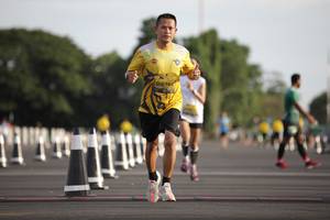 BIB: 0784
                            <button type="button" onclick="openModal(4947552)" class="btn btn-primary btn-sm float-right btn-popup" data-toggle="modal" data-target=".modal-high-quality">
                        <i class="fas fa-shopping-cart"></i> Add to Cart
                    </button>
                                            <button type="button" onclick="isThisMe(4947552, true)" class="btn btn-success btn-sm float-right btn-popup btn-isme hidden" data-toggle="tooltip" data-placement="bottom" title="นี่คือรูปของคุณใช่ไหม คลิกที่นี่เพื่อเอาเข้าอัลบั้ม">
                        <i class="fas fa-plus"></i> Add to album
                    </button>
                    <button type="button" onclick="isThisMe(4947552, false)" class="btn btn-warning btn-sm float-right btn-popup btn-isnotme hidden">
                        <i class="fas fa-ban"></i> Remove from album
                    </button>