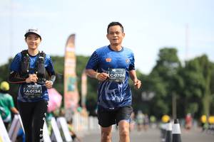 BIB: 0704, 0134
                            <button type="button" onclick="openModal(5136450)" class="btn btn-primary btn-sm float-right btn-popup" data-toggle="modal" data-target=".modal-high-quality">
                        <i class="fas fa-shopping-cart"></i> Add to Cart
                    </button>
                                            <button type="button" onclick="isThisMe(5136450, true)" class="btn btn-success btn-sm float-right btn-popup btn-isme hidden" data-toggle="tooltip" data-placement="bottom" title="นี่คือรูปของคุณใช่ไหม คลิกที่นี่เพื่อเอาเข้าอัลบั้ม">
                        <i class="fas fa-plus"></i> Add to album
                    </button>
                    <button type="button" onclick="isThisMe(5136450, false)" class="btn btn-warning btn-sm float-right btn-popup btn-isnotme hidden">
                        <i class="fas fa-ban"></i> Remove from album
                    </button>