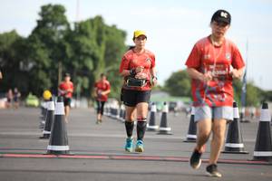 BIB: 
                            <button type="button" onclick="openModal(5103565)" class="btn btn-primary btn-sm float-right btn-popup" data-toggle="modal" data-target=".modal-high-quality">
                        <i class="fas fa-shopping-cart"></i> Add to Cart
                    </button>
                                            <button type="button" onclick="isThisMe(5103565, true)" class="btn btn-success btn-sm float-right btn-popup btn-isme hidden" data-toggle="tooltip" data-placement="bottom" title="นี่คือรูปของคุณใช่ไหม คลิกที่นี่เพื่อเอาเข้าอัลบั้ม">
                        <i class="fas fa-plus"></i> Add to album
                    </button>
                    <button type="button" onclick="isThisMe(5103565, false)" class="btn btn-warning btn-sm float-right btn-popup btn-isnotme hidden">
                        <i class="fas fa-ban"></i> Remove from album
                    </button>