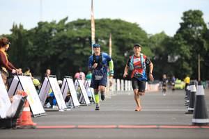 BIB: 
                            <button type="button" onclick="openModal(5127530)" class="btn btn-primary btn-sm float-right btn-popup" data-toggle="modal" data-target=".modal-high-quality">
                        <i class="fas fa-shopping-cart"></i> Add to Cart
                    </button>
                                            <button type="button" onclick="isThisMe(5127530, true)" class="btn btn-success btn-sm float-right btn-popup btn-isme hidden" data-toggle="tooltip" data-placement="bottom" title="นี่คือรูปของคุณใช่ไหม คลิกที่นี่เพื่อเอาเข้าอัลบั้ม">
                        <i class="fas fa-plus"></i> Add to album
                    </button>
                    <button type="button" onclick="isThisMe(5127530, false)" class="btn btn-warning btn-sm float-right btn-popup btn-isnotme hidden">
                        <i class="fas fa-ban"></i> Remove from album
                    </button>