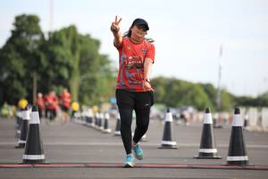 BIB: 0114
                            <button type="button" onclick="openModal(5097665)" class="btn btn-primary btn-sm float-right btn-popup" data-toggle="modal" data-target=".modal-high-quality">
                        <i class="fas fa-shopping-cart"></i> Add to Cart
                    </button>
                                            <button type="button" onclick="isThisMe(5097665, true)" class="btn btn-success btn-sm float-right btn-popup btn-isme hidden" data-toggle="tooltip" data-placement="bottom" title="นี่คือรูปของคุณใช่ไหม คลิกที่นี่เพื่อเอาเข้าอัลบั้ม">
                        <i class="fas fa-plus"></i> Add to album
                    </button>
                    <button type="button" onclick="isThisMe(5097665, false)" class="btn btn-warning btn-sm float-right btn-popup btn-isnotme hidden">
                        <i class="fas fa-ban"></i> Remove from album
                    </button>