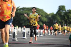 BIB: 1053
                            <button type="button" onclick="openModal(4957632)" class="btn btn-primary btn-sm float-right btn-popup" data-toggle="modal" data-target=".modal-high-quality">
                        <i class="fas fa-shopping-cart"></i> Add to Cart
                    </button>
                                            <button type="button" onclick="isThisMe(4957632, true)" class="btn btn-success btn-sm float-right btn-popup btn-isme hidden" data-toggle="tooltip" data-placement="bottom" title="นี่คือรูปของคุณใช่ไหม คลิกที่นี่เพื่อเอาเข้าอัลบั้ม">
                        <i class="fas fa-plus"></i> Add to album
                    </button>
                    <button type="button" onclick="isThisMe(4957632, false)" class="btn btn-warning btn-sm float-right btn-popup btn-isnotme hidden">
                        <i class="fas fa-ban"></i> Remove from album
                    </button>