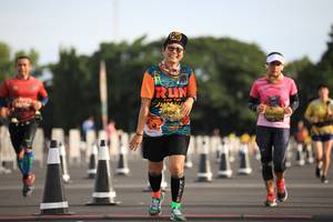 BIB: 402, 045
                            <button type="button" onclick="openModal(4959920)" class="btn btn-primary btn-sm float-right btn-popup" data-toggle="modal" data-target=".modal-high-quality">
                        <i class="fas fa-shopping-cart"></i> Add to Cart
                    </button>
                                            <button type="button" onclick="isThisMe(4959920, true)" class="btn btn-success btn-sm float-right btn-popup btn-isme hidden" data-toggle="tooltip" data-placement="bottom" title="นี่คือรูปของคุณใช่ไหม คลิกที่นี่เพื่อเอาเข้าอัลบั้ม">
                        <i class="fas fa-plus"></i> Add to album
                    </button>
                    <button type="button" onclick="isThisMe(4959920, false)" class="btn btn-warning btn-sm float-right btn-popup btn-isnotme hidden">
                        <i class="fas fa-ban"></i> Remove from album
                    </button>