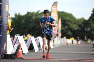 BIB: 0272
                            <button type="button" onclick="openModal(5107529)" class="btn btn-primary btn-sm float-right btn-popup" data-toggle="modal" data-target=".modal-high-quality">
                        <i class="fas fa-shopping-cart"></i> Add to Cart
                    </button>
                                            <button type="button" onclick="isThisMe(5107529, true)" class="btn btn-success btn-sm float-right btn-popup btn-isme hidden" data-toggle="tooltip" data-placement="bottom" title="นี่คือรูปของคุณใช่ไหม คลิกที่นี่เพื่อเอาเข้าอัลบั้ม">
                        <i class="fas fa-plus"></i> Add to album
                    </button>
                    <button type="button" onclick="isThisMe(5107529, false)" class="btn btn-warning btn-sm float-right btn-popup btn-isnotme hidden">
                        <i class="fas fa-ban"></i> Remove from album
                    </button>