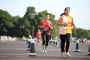 BIB: 270
                            <button type="button" onclick="openModal(5099417)" class="btn btn-primary btn-sm float-right btn-popup" data-toggle="modal" data-target=".modal-high-quality">
                        <i class="fas fa-shopping-cart"></i> Add to Cart
                    </button>
                                            <button type="button" onclick="isThisMe(5099417, true)" class="btn btn-success btn-sm float-right btn-popup btn-isme hidden" data-toggle="tooltip" data-placement="bottom" title="นี่คือรูปของคุณใช่ไหม คลิกที่นี่เพื่อเอาเข้าอัลบั้ม">
                        <i class="fas fa-plus"></i> Add to album
                    </button>
                    <button type="button" onclick="isThisMe(5099417, false)" class="btn btn-warning btn-sm float-right btn-popup btn-isnotme hidden">
                        <i class="fas fa-ban"></i> Remove from album
                    </button>