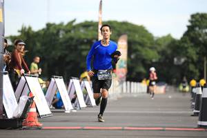 BIB: 136
                            <button type="button" onclick="openModal(5126753)" class="btn btn-primary btn-sm float-right btn-popup" data-toggle="modal" data-target=".modal-high-quality">
                        <i class="fas fa-shopping-cart"></i> Add to Cart
                    </button>
                                            <button type="button" onclick="isThisMe(5126753, true)" class="btn btn-success btn-sm float-right btn-popup btn-isme hidden" data-toggle="tooltip" data-placement="bottom" title="นี่คือรูปของคุณใช่ไหม คลิกที่นี่เพื่อเอาเข้าอัลบั้ม">
                        <i class="fas fa-plus"></i> Add to album
                    </button>
                    <button type="button" onclick="isThisMe(5126753, false)" class="btn btn-warning btn-sm float-right btn-popup btn-isnotme hidden">
                        <i class="fas fa-ban"></i> Remove from album
                    </button>