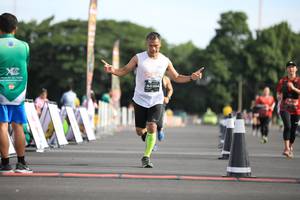 BIB: 0304
                            <button type="button" onclick="openModal(5098106)" class="btn btn-primary btn-sm float-right btn-popup" data-toggle="modal" data-target=".modal-high-quality">
                        <i class="fas fa-shopping-cart"></i> Add to Cart
                    </button>
                                            <button type="button" onclick="isThisMe(5098106, true)" class="btn btn-success btn-sm float-right btn-popup btn-isme hidden" data-toggle="tooltip" data-placement="bottom" title="นี่คือรูปของคุณใช่ไหม คลิกที่นี่เพื่อเอาเข้าอัลบั้ม">
                        <i class="fas fa-plus"></i> Add to album
                    </button>
                    <button type="button" onclick="isThisMe(5098106, false)" class="btn btn-warning btn-sm float-right btn-popup btn-isnotme hidden">
                        <i class="fas fa-ban"></i> Remove from album
                    </button>