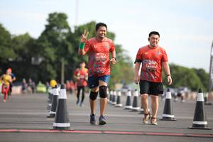 BIB: 0364, 0274
                            <button type="button" onclick="openModal(5108849)" class="btn btn-primary btn-sm float-right btn-popup" data-toggle="modal" data-target=".modal-high-quality">
                        <i class="fas fa-shopping-cart"></i> Add to Cart
                    </button>
                                            <button type="button" onclick="isThisMe(5108849, true)" class="btn btn-success btn-sm float-right btn-popup btn-isme hidden" data-toggle="tooltip" data-placement="bottom" title="นี่คือรูปของคุณใช่ไหม คลิกที่นี่เพื่อเอาเข้าอัลบั้ม">
                        <i class="fas fa-plus"></i> Add to album
                    </button>
                    <button type="button" onclick="isThisMe(5108849, false)" class="btn btn-warning btn-sm float-right btn-popup btn-isnotme hidden">
                        <i class="fas fa-ban"></i> Remove from album
                    </button>