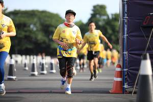 BIB: 3313
                            <button type="button" onclick="openModal(4969037)" class="btn btn-primary btn-sm float-right btn-popup" data-toggle="modal" data-target=".modal-high-quality">
                        <i class="fas fa-shopping-cart"></i> Add to Cart
                    </button>
                                            <button type="button" onclick="isThisMe(4969037, true)" class="btn btn-success btn-sm float-right btn-popup btn-isme hidden" data-toggle="tooltip" data-placement="bottom" title="นี่คือรูปของคุณใช่ไหม คลิกที่นี่เพื่อเอาเข้าอัลบั้ม">
                        <i class="fas fa-plus"></i> Add to album
                    </button>
                    <button type="button" onclick="isThisMe(4969037, false)" class="btn btn-warning btn-sm float-right btn-popup btn-isnotme hidden">
                        <i class="fas fa-ban"></i> Remove from album
                    </button>