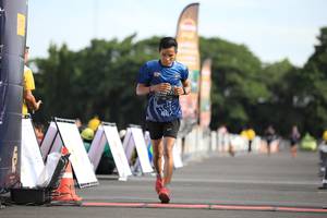 BIB: 272
                            <button type="button" onclick="openModal(5107484)" class="btn btn-primary btn-sm float-right btn-popup" data-toggle="modal" data-target=".modal-high-quality">
                        <i class="fas fa-shopping-cart"></i> Add to Cart
                    </button>
                                            <button type="button" onclick="isThisMe(5107484, true)" class="btn btn-success btn-sm float-right btn-popup btn-isme hidden" data-toggle="tooltip" data-placement="bottom" title="นี่คือรูปของคุณใช่ไหม คลิกที่นี่เพื่อเอาเข้าอัลบั้ม">
                        <i class="fas fa-plus"></i> Add to album
                    </button>
                    <button type="button" onclick="isThisMe(5107484, false)" class="btn btn-warning btn-sm float-right btn-popup btn-isnotme hidden">
                        <i class="fas fa-ban"></i> Remove from album
                    </button>