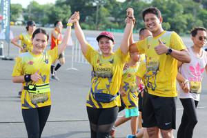 BIB: 0827, 0757, 0826
                            <button type="button" onclick="openModal(4985142)" class="btn btn-primary btn-sm float-right btn-popup" data-toggle="modal" data-target=".modal-high-quality">
                        <i class="fas fa-shopping-cart"></i> Add to Cart
                    </button>
                                            <button type="button" onclick="isThisMe(4985142, true)" class="btn btn-success btn-sm float-right btn-popup btn-isme hidden" data-toggle="tooltip" data-placement="bottom" title="นี่คือรูปของคุณใช่ไหม คลิกที่นี่เพื่อเอาเข้าอัลบั้ม">
                        <i class="fas fa-plus"></i> Add to album
                    </button>
                    <button type="button" onclick="isThisMe(4985142, false)" class="btn btn-warning btn-sm float-right btn-popup btn-isnotme hidden">
                        <i class="fas fa-ban"></i> Remove from album
                    </button>