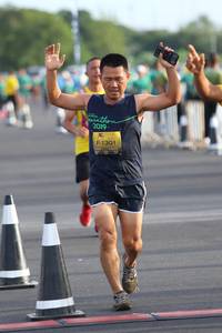 BIB: 2019, 1301
                            <button type="button" onclick="openModal(4949325)" class="btn btn-primary btn-sm float-right btn-popup" data-toggle="modal" data-target=".modal-high-quality">
                        <i class="fas fa-shopping-cart"></i> Add to Cart
                    </button>
                                            <button type="button" onclick="isThisMe(4949325, true)" class="btn btn-success btn-sm float-right btn-popup btn-isme hidden" data-toggle="tooltip" data-placement="bottom" title="นี่คือรูปของคุณใช่ไหม คลิกที่นี่เพื่อเอาเข้าอัลบั้ม">
                        <i class="fas fa-plus"></i> Add to album
                    </button>
                    <button type="button" onclick="isThisMe(4949325, false)" class="btn btn-warning btn-sm float-right btn-popup btn-isnotme hidden">
                        <i class="fas fa-ban"></i> Remove from album
                    </button>
