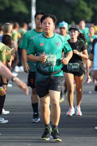 BIB: 654
                            <button type="button" onclick="openModal(4948547)" class="btn btn-primary btn-sm float-right btn-popup" data-toggle="modal" data-target=".modal-high-quality">
                        <i class="fas fa-shopping-cart"></i> Add to Cart
                    </button>
                                            <button type="button" onclick="isThisMe(4948547, true)" class="btn btn-success btn-sm float-right btn-popup btn-isme hidden" data-toggle="tooltip" data-placement="bottom" title="นี่คือรูปของคุณใช่ไหม คลิกที่นี่เพื่อเอาเข้าอัลบั้ม">
                        <i class="fas fa-plus"></i> Add to album
                    </button>
                    <button type="button" onclick="isThisMe(4948547, false)" class="btn btn-warning btn-sm float-right btn-popup btn-isnotme hidden">
                        <i class="fas fa-ban"></i> Remove from album
                    </button>