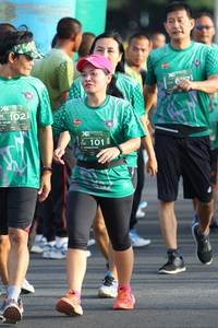 BIB: 1021, 101
                            <button type="button" onclick="openModal(4948679)" class="btn btn-primary btn-sm float-right btn-popup" data-toggle="modal" data-target=".modal-high-quality">
                        <i class="fas fa-shopping-cart"></i> Add to Cart
                    </button>
                                            <button type="button" onclick="isThisMe(4948679, true)" class="btn btn-success btn-sm float-right btn-popup btn-isme hidden" data-toggle="tooltip" data-placement="bottom" title="นี่คือรูปของคุณใช่ไหม คลิกที่นี่เพื่อเอาเข้าอัลบั้ม">
                        <i class="fas fa-plus"></i> Add to album
                    </button>
                    <button type="button" onclick="isThisMe(4948679, false)" class="btn btn-warning btn-sm float-right btn-popup btn-isnotme hidden">
                        <i class="fas fa-ban"></i> Remove from album
                    </button>