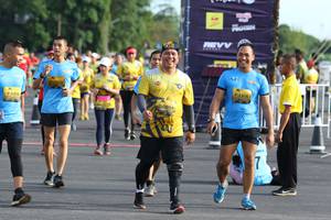 BIB: 1319, 1316, 0994
                            <button type="button" onclick="openModal(4985228)" class="btn btn-primary btn-sm float-right btn-popup" data-toggle="modal" data-target=".modal-high-quality">
                        <i class="fas fa-shopping-cart"></i> Add to Cart
                    </button>
                                            <button type="button" onclick="isThisMe(4985228, true)" class="btn btn-success btn-sm float-right btn-popup btn-isme hidden" data-toggle="tooltip" data-placement="bottom" title="นี่คือรูปของคุณใช่ไหม คลิกที่นี่เพื่อเอาเข้าอัลบั้ม">
                        <i class="fas fa-plus"></i> Add to album
                    </button>
                    <button type="button" onclick="isThisMe(4985228, false)" class="btn btn-warning btn-sm float-right btn-popup btn-isnotme hidden">
                        <i class="fas fa-ban"></i> Remove from album
                    </button>