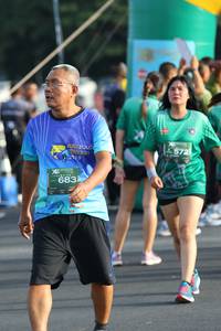 BIB: 572, 219, 683
                            <button type="button" onclick="openModal(4948810)" class="btn btn-primary btn-sm float-right btn-popup" data-toggle="modal" data-target=".modal-high-quality">
                        <i class="fas fa-shopping-cart"></i> Add to Cart
                    </button>
                                            <button type="button" onclick="isThisMe(4948810, true)" class="btn btn-success btn-sm float-right btn-popup btn-isme hidden" data-toggle="tooltip" data-placement="bottom" title="นี่คือรูปของคุณใช่ไหม คลิกที่นี่เพื่อเอาเข้าอัลบั้ม">
                        <i class="fas fa-plus"></i> Add to album
                    </button>
                    <button type="button" onclick="isThisMe(4948810, false)" class="btn btn-warning btn-sm float-right btn-popup btn-isnotme hidden">
                        <i class="fas fa-ban"></i> Remove from album
                    </button>