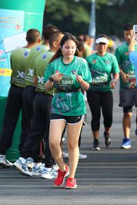 BIB: 586
                            <button type="button" onclick="openModal(4948614)" class="btn btn-primary btn-sm float-right btn-popup" data-toggle="modal" data-target=".modal-high-quality">
                        <i class="fas fa-shopping-cart"></i> Add to Cart
                    </button>
                                            <button type="button" onclick="isThisMe(4948614, true)" class="btn btn-success btn-sm float-right btn-popup btn-isme hidden" data-toggle="tooltip" data-placement="bottom" title="นี่คือรูปของคุณใช่ไหม คลิกที่นี่เพื่อเอาเข้าอัลบั้ม">
                        <i class="fas fa-plus"></i> Add to album
                    </button>
                    <button type="button" onclick="isThisMe(4948614, false)" class="btn btn-warning btn-sm float-right btn-popup btn-isnotme hidden">
                        <i class="fas fa-ban"></i> Remove from album
                    </button>