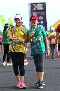 BIB: 0735, 254
                            <button type="button" onclick="openModal(4985239)" class="btn btn-primary btn-sm float-right btn-popup" data-toggle="modal" data-target=".modal-high-quality">
                        <i class="fas fa-shopping-cart"></i> Add to Cart
                    </button>
                                            <button type="button" onclick="isThisMe(4985239, true)" class="btn btn-success btn-sm float-right btn-popup btn-isme hidden" data-toggle="tooltip" data-placement="bottom" title="นี่คือรูปของคุณใช่ไหม คลิกที่นี่เพื่อเอาเข้าอัลบั้ม">
                        <i class="fas fa-plus"></i> Add to album
                    </button>
                    <button type="button" onclick="isThisMe(4985239, false)" class="btn btn-warning btn-sm float-right btn-popup btn-isnotme hidden">
                        <i class="fas fa-ban"></i> Remove from album
                    </button>