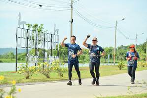 BIB: 1069, 0456
                            <button type="button" onclick="openModal(5127893)" class="btn btn-primary btn-sm float-right btn-popup" data-toggle="modal" data-target=".modal-high-quality">
                        <i class="fas fa-shopping-cart"></i> Add to Cart
                    </button>
                                            <button type="button" onclick="isThisMe(5127893, true)" class="btn btn-success btn-sm float-right btn-popup btn-isme hidden" data-toggle="tooltip" data-placement="bottom" title="นี่คือรูปของคุณใช่ไหม คลิกที่นี่เพื่อเอาเข้าอัลบั้ม">
                        <i class="fas fa-plus"></i> Add to album
                    </button>
                    <button type="button" onclick="isThisMe(5127893, false)" class="btn btn-warning btn-sm float-right btn-popup btn-isnotme hidden">
                        <i class="fas fa-ban"></i> Remove from album
                    </button>