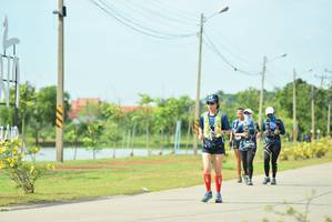 BIB: , 092
                            <button type="button" onclick="openModal(5127053)" class="btn btn-primary btn-sm float-right btn-popup" data-toggle="modal" data-target=".modal-high-quality">
                        <i class="fas fa-shopping-cart"></i> Add to Cart
                    </button>
                                            <button type="button" onclick="isThisMe(5127053, true)" class="btn btn-success btn-sm float-right btn-popup btn-isme hidden" data-toggle="tooltip" data-placement="bottom" title="นี่คือรูปของคุณใช่ไหม คลิกที่นี่เพื่อเอาเข้าอัลบั้ม">
                        <i class="fas fa-plus"></i> Add to album
                    </button>
                    <button type="button" onclick="isThisMe(5127053, false)" class="btn btn-warning btn-sm float-right btn-popup btn-isnotme hidden">
                        <i class="fas fa-ban"></i> Remove from album
                    </button>