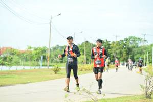 BIB: 0998, 0115
                            <button type="button" onclick="openModal(5123970)" class="btn btn-primary btn-sm float-right btn-popup" data-toggle="modal" data-target=".modal-high-quality">
                        <i class="fas fa-shopping-cart"></i> Add to Cart
                    </button>
                                            <button type="button" onclick="isThisMe(5123970, true)" class="btn btn-success btn-sm float-right btn-popup btn-isme hidden" data-toggle="tooltip" data-placement="bottom" title="นี่คือรูปของคุณใช่ไหม คลิกที่นี่เพื่อเอาเข้าอัลบั้ม">
                        <i class="fas fa-plus"></i> Add to album
                    </button>
                    <button type="button" onclick="isThisMe(5123970, false)" class="btn btn-warning btn-sm float-right btn-popup btn-isnotme hidden">
                        <i class="fas fa-ban"></i> Remove from album
                    </button>