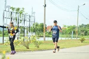 BIB: 0453, 0419
                            <button type="button" onclick="openModal(5121978)" class="btn btn-primary btn-sm float-right btn-popup" data-toggle="modal" data-target=".modal-high-quality">
                        <i class="fas fa-shopping-cart"></i> Add to Cart
                    </button>
                                            <button type="button" onclick="isThisMe(5121978, true)" class="btn btn-success btn-sm float-right btn-popup btn-isme hidden" data-toggle="tooltip" data-placement="bottom" title="นี่คือรูปของคุณใช่ไหม คลิกที่นี่เพื่อเอาเข้าอัลบั้ม">
                        <i class="fas fa-plus"></i> Add to album
                    </button>
                    <button type="button" onclick="isThisMe(5121978, false)" class="btn btn-warning btn-sm float-right btn-popup btn-isnotme hidden">
                        <i class="fas fa-ban"></i> Remove from album
                    </button>