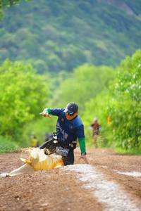 BIB: 0475
                            <button type="button" onclick="openModal(5038962)" class="btn btn-primary btn-sm float-right btn-popup" data-toggle="modal" data-target=".modal-high-quality">
                        <i class="fas fa-shopping-cart"></i> Add to Cart
                    </button>
                                            <button type="button" onclick="isThisMe(5038962, true)" class="btn btn-success btn-sm float-right btn-popup btn-isme hidden" data-toggle="tooltip" data-placement="bottom" title="นี่คือรูปของคุณใช่ไหม คลิกที่นี่เพื่อเอาเข้าอัลบั้ม">
                        <i class="fas fa-plus"></i> Add to album
                    </button>
                    <button type="button" onclick="isThisMe(5038962, false)" class="btn btn-warning btn-sm float-right btn-popup btn-isnotme hidden">
                        <i class="fas fa-ban"></i> Remove from album
                    </button>