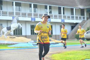 BIB: 0103
                            <button type="button" onclick="openModal(5189833)" class="btn btn-primary btn-sm float-right btn-popup" data-toggle="modal" data-target=".modal-high-quality">
                        <i class="fas fa-shopping-cart"></i> Add to Cart
                    </button>
                                            <button type="button" onclick="isThisMe(5189833, true)" class="btn btn-success btn-sm float-right btn-popup btn-isme hidden" data-toggle="tooltip" data-placement="bottom" title="นี่คือรูปของคุณใช่ไหม คลิกที่นี่เพื่อเอาเข้าอัลบั้ม">
                        <i class="fas fa-plus"></i> Add to album
                    </button>
                    <button type="button" onclick="isThisMe(5189833, false)" class="btn btn-warning btn-sm float-right btn-popup btn-isnotme hidden">
                        <i class="fas fa-ban"></i> Remove from album
                    </button>