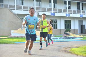 BIB: 1250
                            <button type="button" onclick="openModal(5242725)" class="btn btn-primary btn-sm float-right btn-popup" data-toggle="modal" data-target=".modal-high-quality">
                        <i class="fas fa-shopping-cart"></i> Add to Cart
                    </button>
                                            <button type="button" onclick="isThisMe(5242725, true)" class="btn btn-success btn-sm float-right btn-popup btn-isme hidden" data-toggle="tooltip" data-placement="bottom" title="นี่คือรูปของคุณใช่ไหม คลิกที่นี่เพื่อเอาเข้าอัลบั้ม">
                        <i class="fas fa-plus"></i> Add to album
                    </button>
                    <button type="button" onclick="isThisMe(5242725, false)" class="btn btn-warning btn-sm float-right btn-popup btn-isnotme hidden">
                        <i class="fas fa-ban"></i> Remove from album
                    </button>