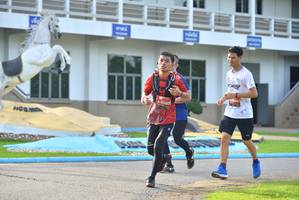 BIB: 0300, 0087
                            <button type="button" onclick="openModal(5206223)" class="btn btn-primary btn-sm float-right btn-popup" data-toggle="modal" data-target=".modal-high-quality">
                        <i class="fas fa-shopping-cart"></i> Add to Cart
                    </button>
                                            <button type="button" onclick="isThisMe(5206223, true)" class="btn btn-success btn-sm float-right btn-popup btn-isme hidden" data-toggle="tooltip" data-placement="bottom" title="นี่คือรูปของคุณใช่ไหม คลิกที่นี่เพื่อเอาเข้าอัลบั้ม">
                        <i class="fas fa-plus"></i> Add to album
                    </button>
                    <button type="button" onclick="isThisMe(5206223, false)" class="btn btn-warning btn-sm float-right btn-popup btn-isnotme hidden">
                        <i class="fas fa-ban"></i> Remove from album
                    </button>