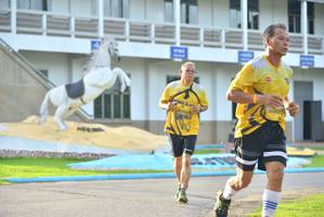 BIB: 80900
                            <button type="button" onclick="openModal(5194469)" class="btn btn-primary btn-sm float-right btn-popup" data-toggle="modal" data-target=".modal-high-quality">
                        <i class="fas fa-shopping-cart"></i> Add to Cart
                    </button>
                                            <button type="button" onclick="isThisMe(5194469, true)" class="btn btn-success btn-sm float-right btn-popup btn-isme hidden" data-toggle="tooltip" data-placement="bottom" title="นี่คือรูปของคุณใช่ไหม คลิกที่นี่เพื่อเอาเข้าอัลบั้ม">
                        <i class="fas fa-plus"></i> Add to album
                    </button>
                    <button type="button" onclick="isThisMe(5194469, false)" class="btn btn-warning btn-sm float-right btn-popup btn-isnotme hidden">
                        <i class="fas fa-ban"></i> Remove from album
                    </button>