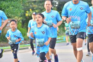 BIB: 102
                            <button type="button" onclick="openModal(5073892)" class="btn btn-primary btn-sm float-right btn-popup" data-toggle="modal" data-target=".modal-high-quality">
                        <i class="fas fa-shopping-cart"></i> Add to Cart
                    </button>
                                            <button type="button" onclick="isThisMe(5073892, true)" class="btn btn-success btn-sm float-right btn-popup btn-isme hidden" data-toggle="tooltip" data-placement="bottom" title="นี่คือรูปของคุณใช่ไหม คลิกที่นี่เพื่อเอาเข้าอัลบั้ม">
                        <i class="fas fa-plus"></i> Add to album
                    </button>
                    <button type="button" onclick="isThisMe(5073892, false)" class="btn btn-warning btn-sm float-right btn-popup btn-isnotme hidden">
                        <i class="fas fa-ban"></i> Remove from album
                    </button>