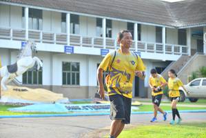 BIB: 1290
                            <button type="button" onclick="openModal(5191255)" class="btn btn-primary btn-sm float-right btn-popup" data-toggle="modal" data-target=".modal-high-quality">
                        <i class="fas fa-shopping-cart"></i> Add to Cart
                    </button>
                                            <button type="button" onclick="isThisMe(5191255, true)" class="btn btn-success btn-sm float-right btn-popup btn-isme hidden" data-toggle="tooltip" data-placement="bottom" title="นี่คือรูปของคุณใช่ไหม คลิกที่นี่เพื่อเอาเข้าอัลบั้ม">
                        <i class="fas fa-plus"></i> Add to album
                    </button>
                    <button type="button" onclick="isThisMe(5191255, false)" class="btn btn-warning btn-sm float-right btn-popup btn-isnotme hidden">
                        <i class="fas fa-ban"></i> Remove from album
                    </button>