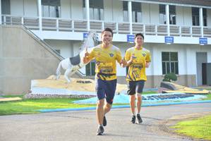 BIB: 0900
                            <button type="button" onclick="openModal(5135639)" class="btn btn-primary btn-sm float-right btn-popup" data-toggle="modal" data-target=".modal-high-quality">
                        <i class="fas fa-shopping-cart"></i> Add to Cart
                    </button>
                                            <button type="button" onclick="isThisMe(5135639, true)" class="btn btn-success btn-sm float-right btn-popup btn-isme hidden" data-toggle="tooltip" data-placement="bottom" title="นี่คือรูปของคุณใช่ไหม คลิกที่นี่เพื่อเอาเข้าอัลบั้ม">
                        <i class="fas fa-plus"></i> Add to album
                    </button>
                    <button type="button" onclick="isThisMe(5135639, false)" class="btn btn-warning btn-sm float-right btn-popup btn-isnotme hidden">
                        <i class="fas fa-ban"></i> Remove from album
                    </button>