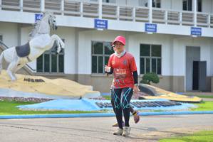 BIB: 0220
                            <button type="button" onclick="openModal(5220389)" class="btn btn-primary btn-sm float-right btn-popup" data-toggle="modal" data-target=".modal-high-quality">
                        <i class="fas fa-shopping-cart"></i> Add to Cart
                    </button>
                                            <button type="button" onclick="isThisMe(5220389, true)" class="btn btn-success btn-sm float-right btn-popup btn-isme hidden" data-toggle="tooltip" data-placement="bottom" title="นี่คือรูปของคุณใช่ไหม คลิกที่นี่เพื่อเอาเข้าอัลบั้ม">
                        <i class="fas fa-plus"></i> Add to album
                    </button>
                    <button type="button" onclick="isThisMe(5220389, false)" class="btn btn-warning btn-sm float-right btn-popup btn-isnotme hidden">
                        <i class="fas fa-ban"></i> Remove from album
                    </button>