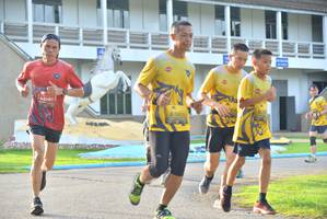 BIB: 0161, 1211
                            <button type="button" onclick="openModal(5190127)" class="btn btn-primary btn-sm float-right btn-popup" data-toggle="modal" data-target=".modal-high-quality">
                        <i class="fas fa-shopping-cart"></i> Add to Cart
                    </button>
                                            <button type="button" onclick="isThisMe(5190127, true)" class="btn btn-success btn-sm float-right btn-popup btn-isme hidden" data-toggle="tooltip" data-placement="bottom" title="นี่คือรูปของคุณใช่ไหม คลิกที่นี่เพื่อเอาเข้าอัลบั้ม">
                        <i class="fas fa-plus"></i> Add to album
                    </button>
                    <button type="button" onclick="isThisMe(5190127, false)" class="btn btn-warning btn-sm float-right btn-popup btn-isnotme hidden">
                        <i class="fas fa-ban"></i> Remove from album
                    </button>