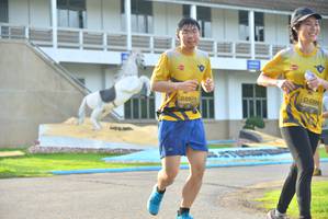 BIB: 0961, 0970
                            <button type="button" onclick="openModal(5194080)" class="btn btn-primary btn-sm float-right btn-popup" data-toggle="modal" data-target=".modal-high-quality">
                        <i class="fas fa-shopping-cart"></i> Add to Cart
                    </button>
                                            <button type="button" onclick="isThisMe(5194080, true)" class="btn btn-success btn-sm float-right btn-popup btn-isme hidden" data-toggle="tooltip" data-placement="bottom" title="นี่คือรูปของคุณใช่ไหม คลิกที่นี่เพื่อเอาเข้าอัลบั้ม">
                        <i class="fas fa-plus"></i> Add to album
                    </button>
                    <button type="button" onclick="isThisMe(5194080, false)" class="btn btn-warning btn-sm float-right btn-popup btn-isnotme hidden">
                        <i class="fas fa-ban"></i> Remove from album
                    </button>