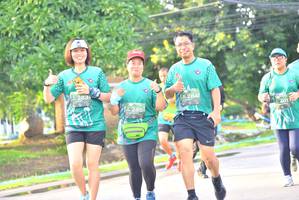 BIB: 283, 2851, 401
                            <button type="button" onclick="openModal(5242554)" class="btn btn-primary btn-sm float-right btn-popup" data-toggle="modal" data-target=".modal-high-quality">
                        <i class="fas fa-shopping-cart"></i> Add to Cart
                    </button>
                                            <button type="button" onclick="isThisMe(5242554, true)" class="btn btn-success btn-sm float-right btn-popup btn-isme hidden" data-toggle="tooltip" data-placement="bottom" title="นี่คือรูปของคุณใช่ไหม คลิกที่นี่เพื่อเอาเข้าอัลบั้ม">
                        <i class="fas fa-plus"></i> Add to album
                    </button>
                    <button type="button" onclick="isThisMe(5242554, false)" class="btn btn-warning btn-sm float-right btn-popup btn-isnotme hidden">
                        <i class="fas fa-ban"></i> Remove from album
                    </button>