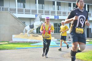 BIB: 0942, 10064
                            <button type="button" onclick="openModal(5190006)" class="btn btn-primary btn-sm float-right btn-popup" data-toggle="modal" data-target=".modal-high-quality">
                        <i class="fas fa-shopping-cart"></i> Add to Cart
                    </button>
                                            <button type="button" onclick="isThisMe(5190006, true)" class="btn btn-success btn-sm float-right btn-popup btn-isme hidden" data-toggle="tooltip" data-placement="bottom" title="นี่คือรูปของคุณใช่ไหม คลิกที่นี่เพื่อเอาเข้าอัลบั้ม">
                        <i class="fas fa-plus"></i> Add to album
                    </button>
                    <button type="button" onclick="isThisMe(5190006, false)" class="btn btn-warning btn-sm float-right btn-popup btn-isnotme hidden">
                        <i class="fas fa-ban"></i> Remove from album
                    </button>