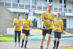 BIB: 0455, 070, 0941, 0119
                            <button type="button" onclick="openModal(5202860)" class="btn btn-primary btn-sm float-right btn-popup" data-toggle="modal" data-target=".modal-high-quality">
                        <i class="fas fa-shopping-cart"></i> Add to Cart
                    </button>
                                            <button type="button" onclick="isThisMe(5202860, true)" class="btn btn-success btn-sm float-right btn-popup btn-isme hidden" data-toggle="tooltip" data-placement="bottom" title="นี่คือรูปของคุณใช่ไหม คลิกที่นี่เพื่อเอาเข้าอัลบั้ม">
                        <i class="fas fa-plus"></i> Add to album
                    </button>
                    <button type="button" onclick="isThisMe(5202860, false)" class="btn btn-warning btn-sm float-right btn-popup btn-isnotme hidden">
                        <i class="fas fa-ban"></i> Remove from album
                    </button>