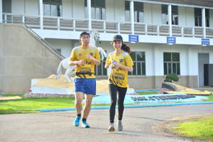 BIB: 970
                            <button type="button" onclick="openModal(5194070)" class="btn btn-primary btn-sm float-right btn-popup" data-toggle="modal" data-target=".modal-high-quality">
                        <i class="fas fa-shopping-cart"></i> Add to Cart
                    </button>
                                            <button type="button" onclick="isThisMe(5194070, true)" class="btn btn-success btn-sm float-right btn-popup btn-isme hidden" data-toggle="tooltip" data-placement="bottom" title="นี่คือรูปของคุณใช่ไหม คลิกที่นี่เพื่อเอาเข้าอัลบั้ม">
                        <i class="fas fa-plus"></i> Add to album
                    </button>
                    <button type="button" onclick="isThisMe(5194070, false)" class="btn btn-warning btn-sm float-right btn-popup btn-isnotme hidden">
                        <i class="fas fa-ban"></i> Remove from album
                    </button>